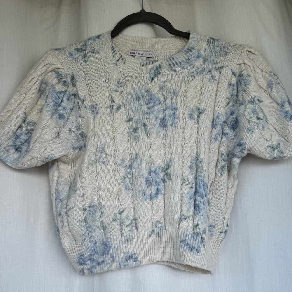Sincerely Jules Short Balloon Sleeve Cable Knit Cream with Blue Flowers. Size S - Picture 2 of 8